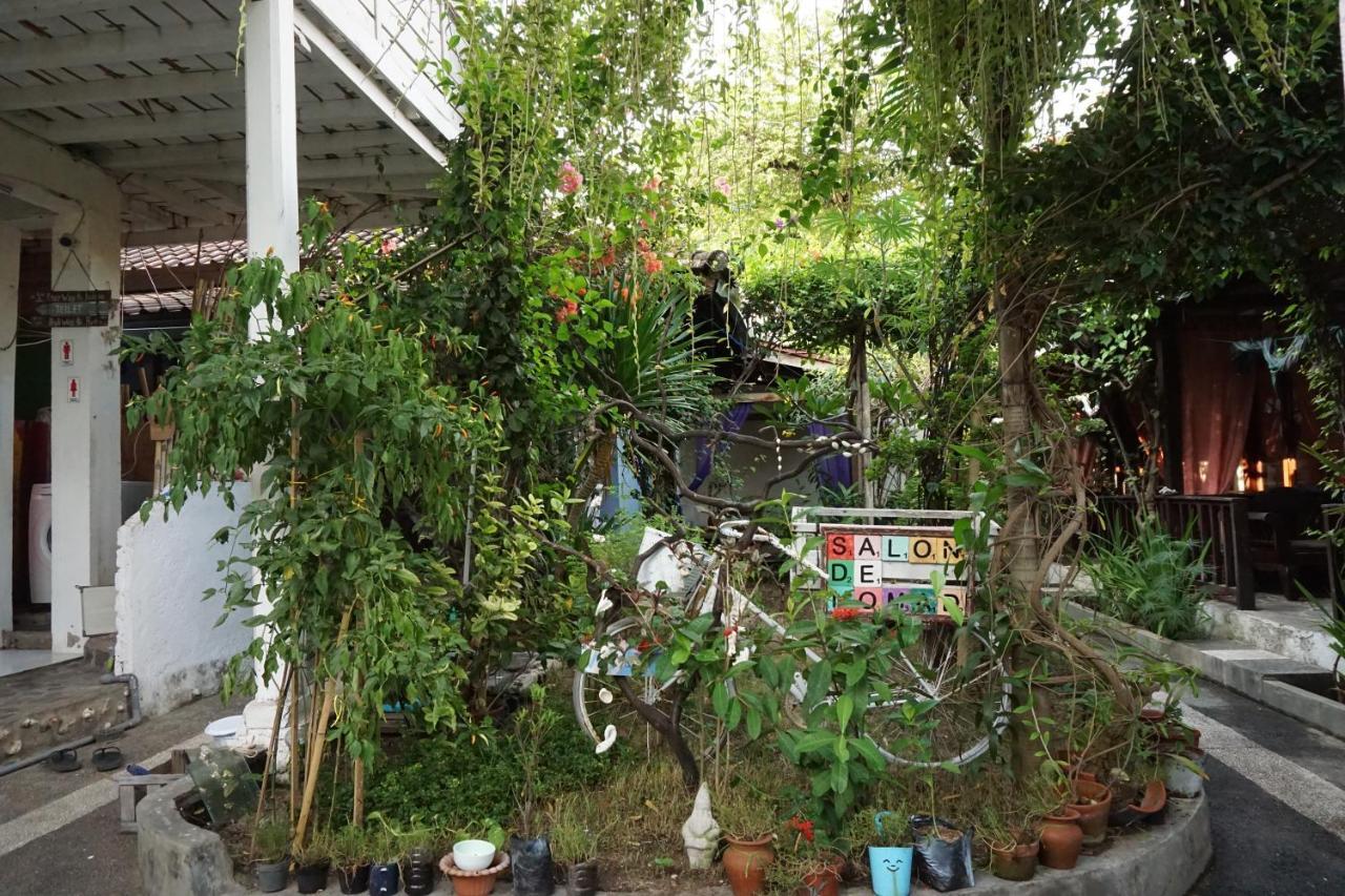 Bed and Breakfast Salon de Nomad Gili T. Gili Trawangan Exterior foto